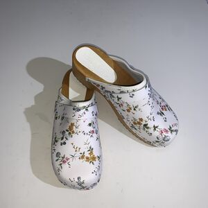 KLÄGN Shoes Womens 41 White Floral Leather Clog Slip On Casual Comfort